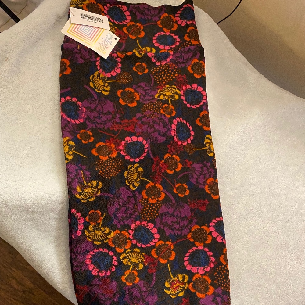NWT LuLaRoe Skirt - Cassie 3XL